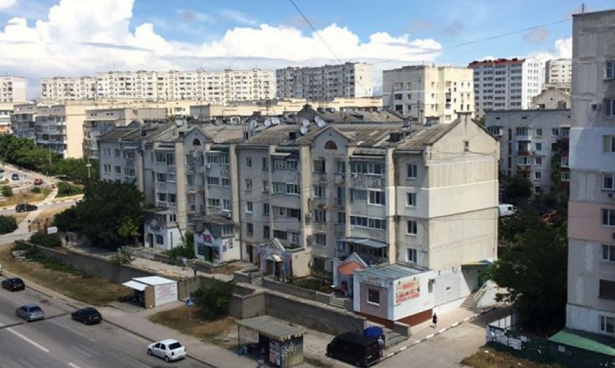 Продам великолепную трехкомнатную квартиру расположенную в г.Севастополе по ул.Шевченко.